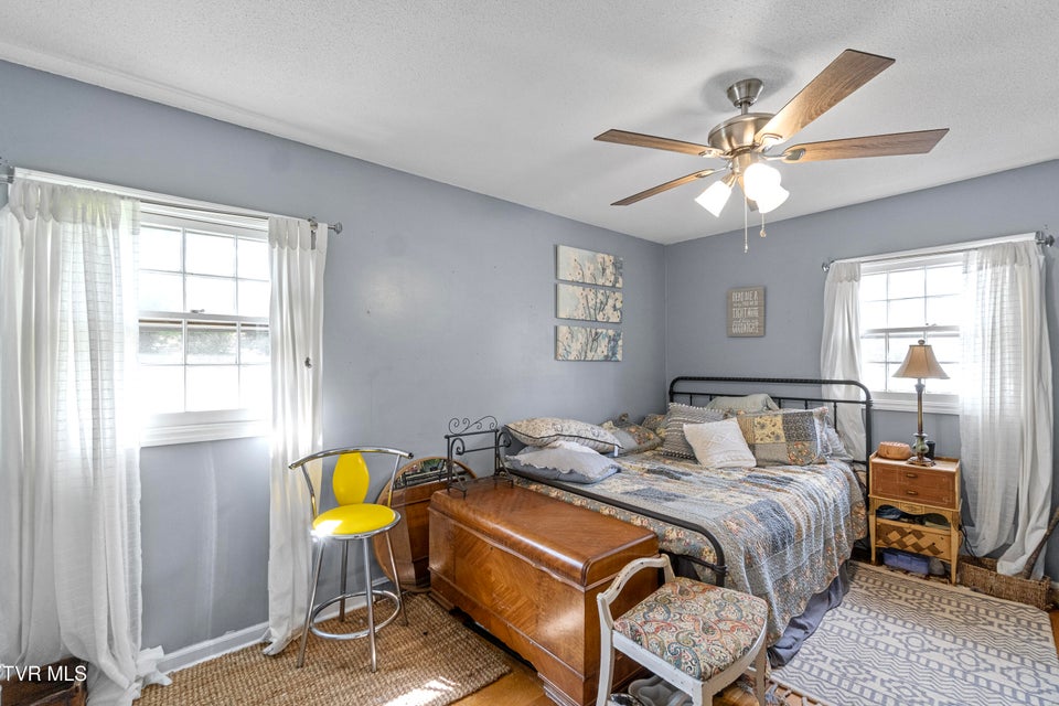 Photo #27: 523 Ravenwood Drive