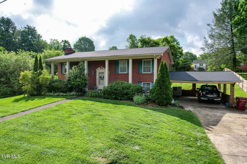 Photo #42: 523 Ravenwood Drive