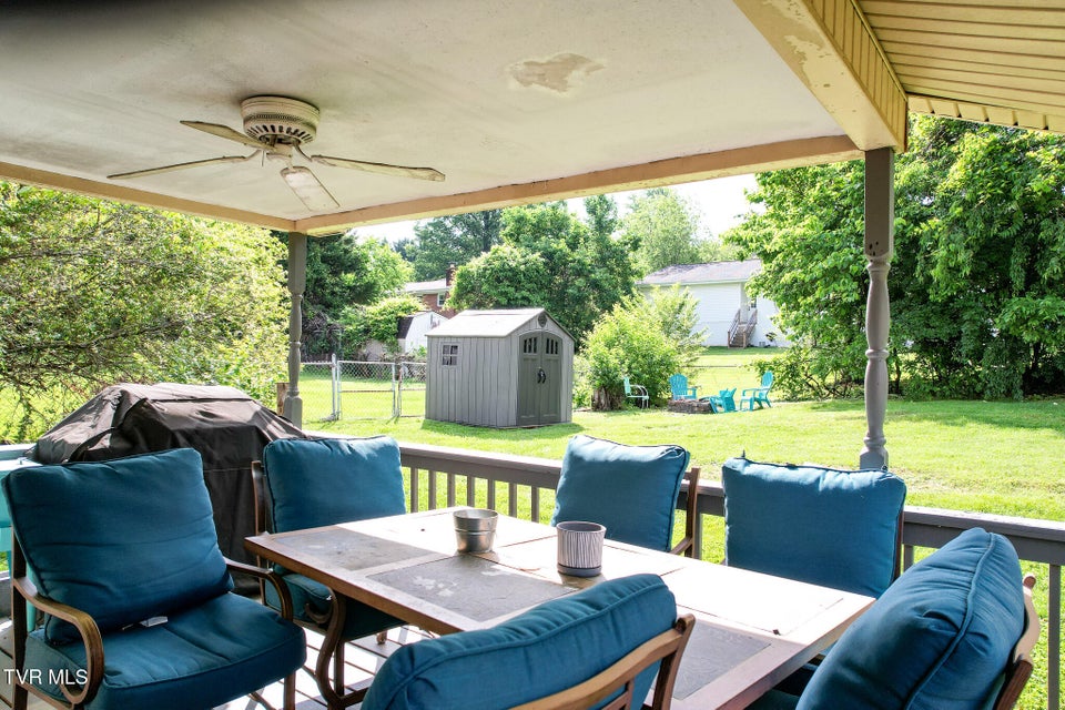 Photo #35: 523 Ravenwood Drive