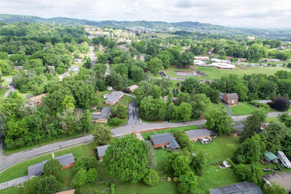 Photo #37: 523 Ravenwood Drive