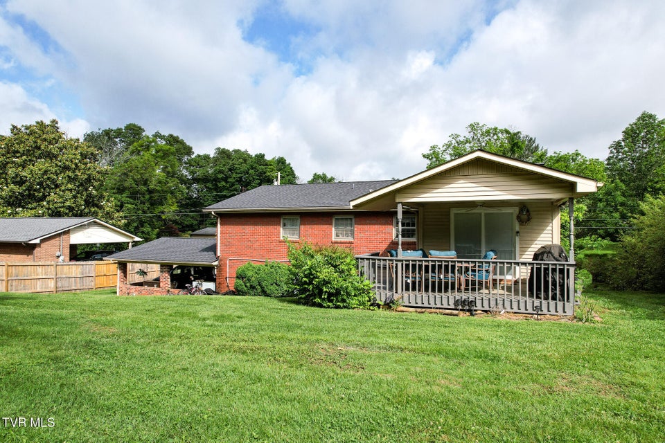 Photo #40: 523 Ravenwood Drive