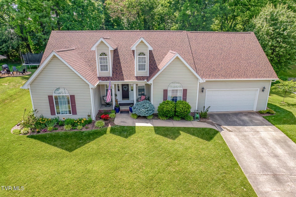 Photo #3: 620 Glen Oaks Place