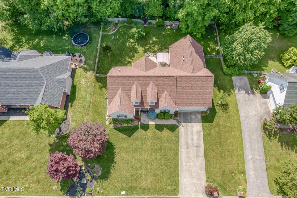Photo #4: 620 Glen Oaks Place