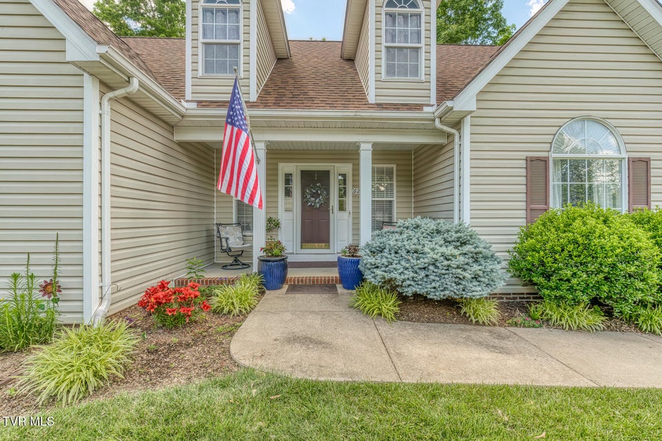 Photo #6: 620 Glen Oaks Place