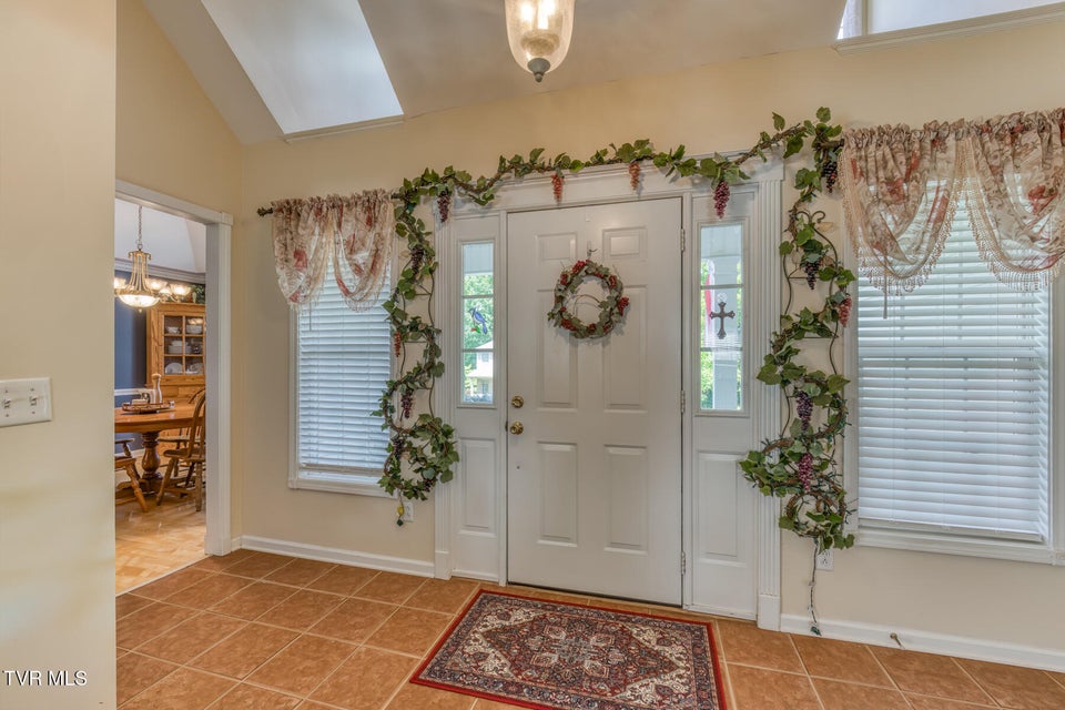 Photo #10: 620 Glen Oaks Place