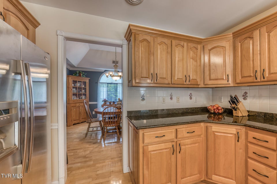 Photo #23: 620 Glen Oaks Place