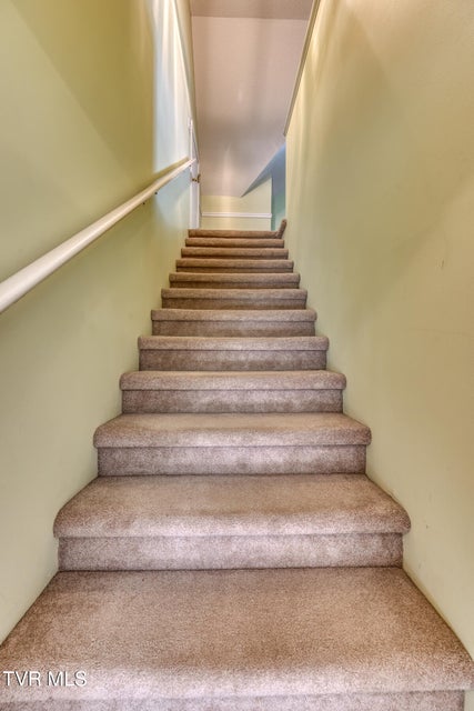 Photo #39: 620 Glen Oaks Place