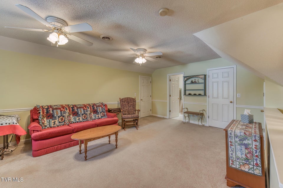 Photo #40: 620 Glen Oaks Place