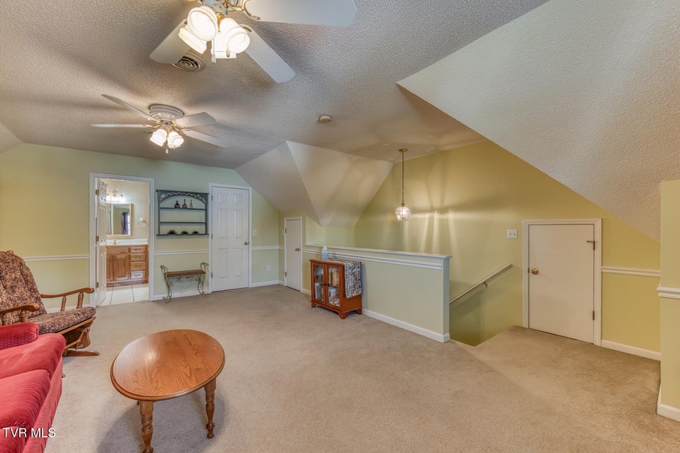 Photo #41: 620 Glen Oaks Place