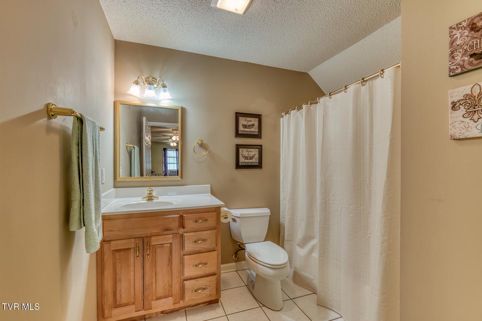 Photo #44: 620 Glen Oaks Place