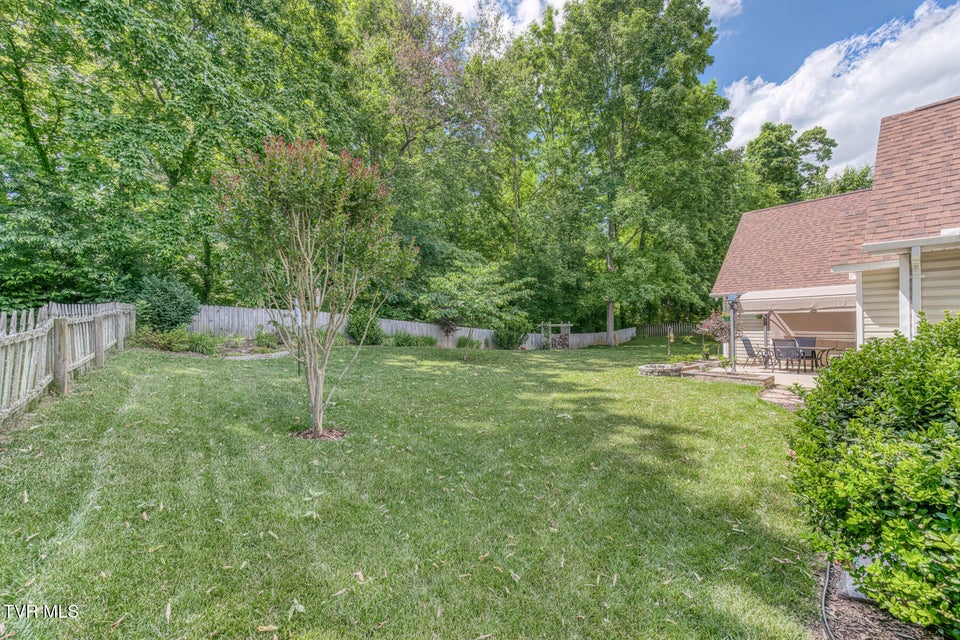 Photo #50: 620 Glen Oaks Place