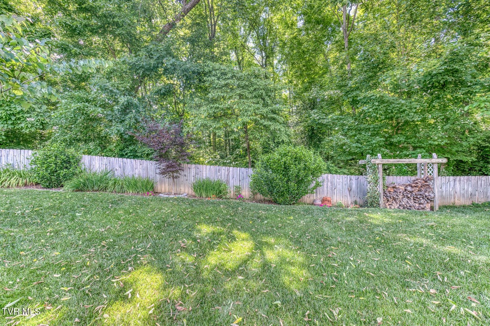 Photo #56: 620 Glen Oaks Place