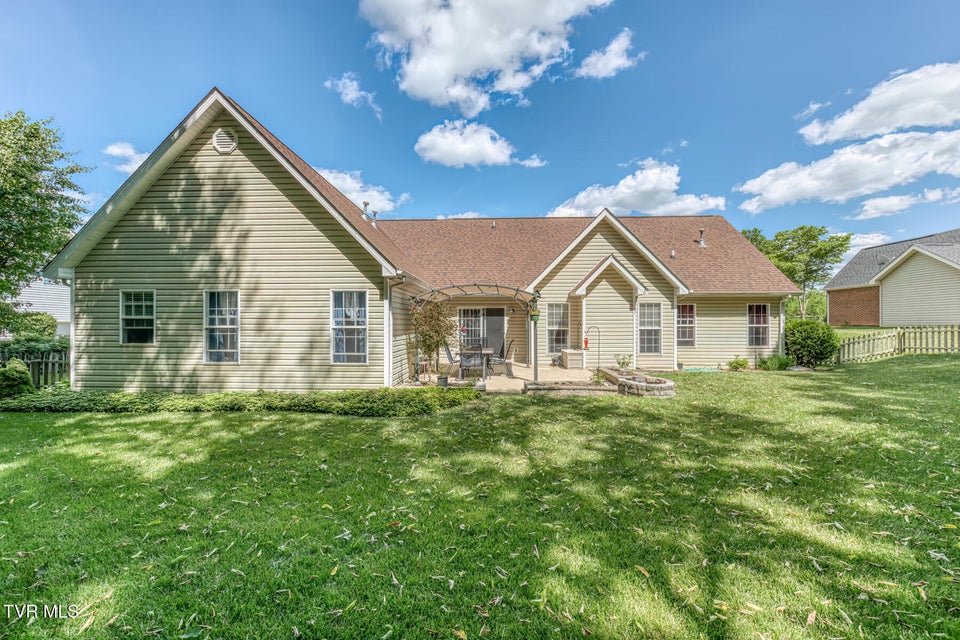 Photo #57: 620 Glen Oaks Place