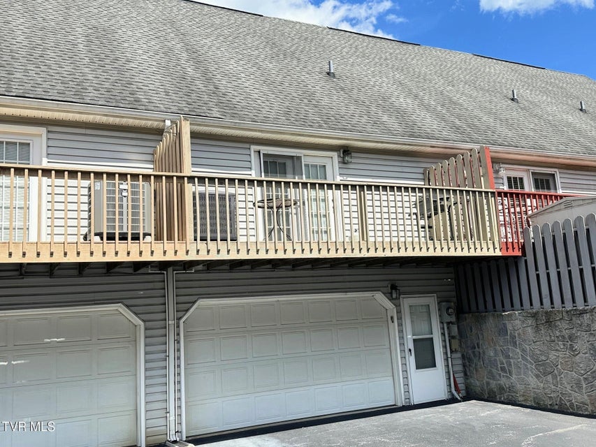 Photo #4: 210 Spring Street
