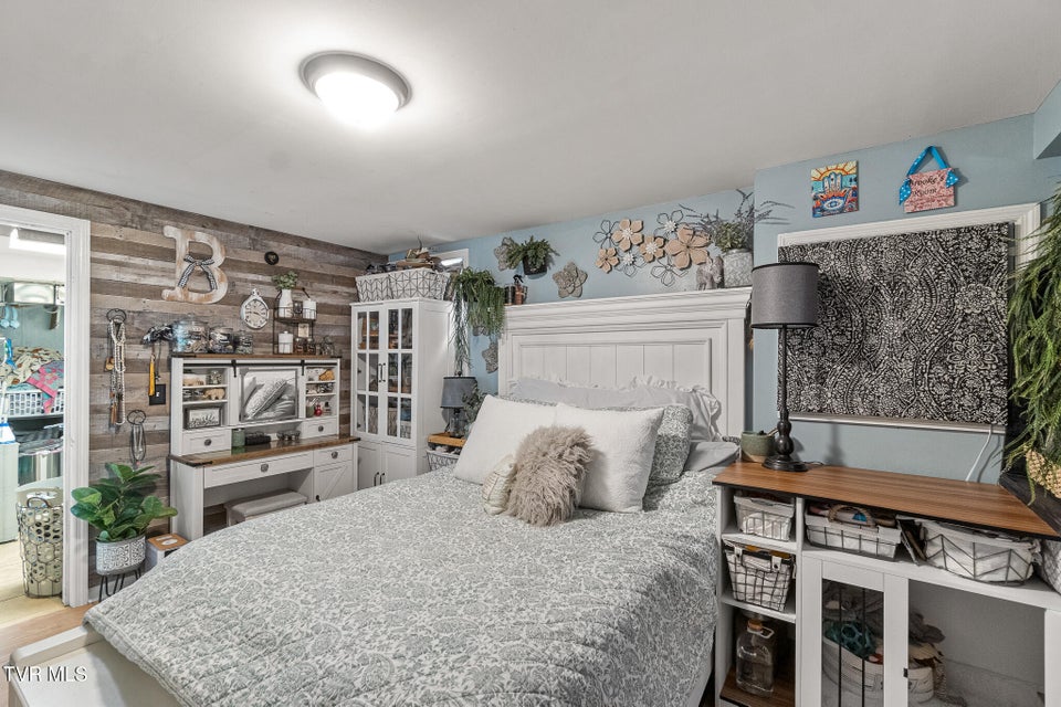 Photo #28: 523 Ravenwood Drive