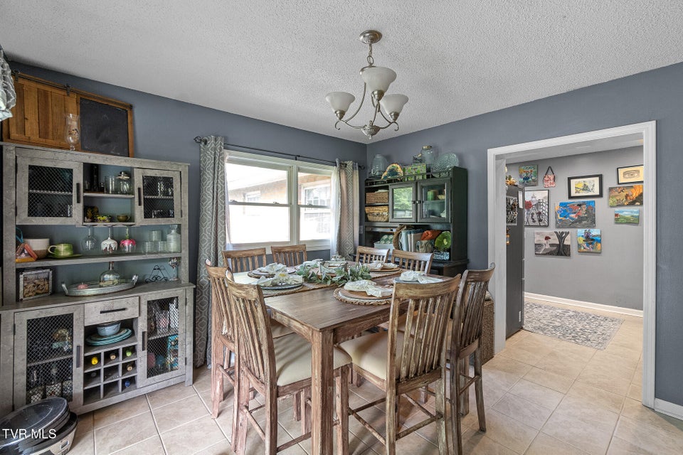 Photo #13: 523 Ravenwood Drive