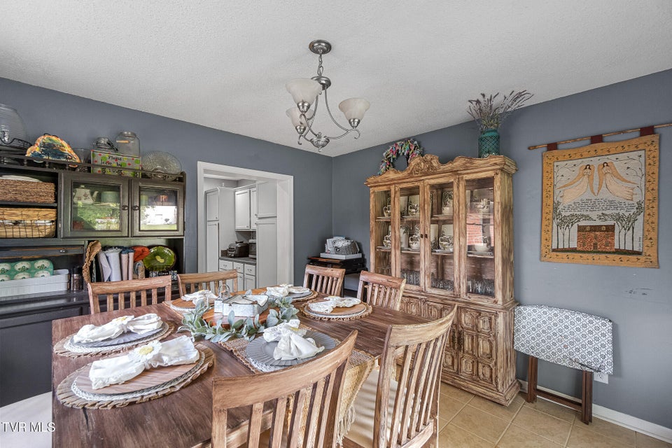 Photo #15: 523 Ravenwood Drive