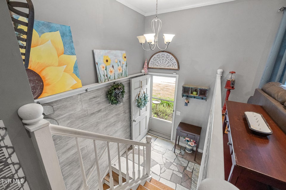 Photo #7: 523 Ravenwood Drive