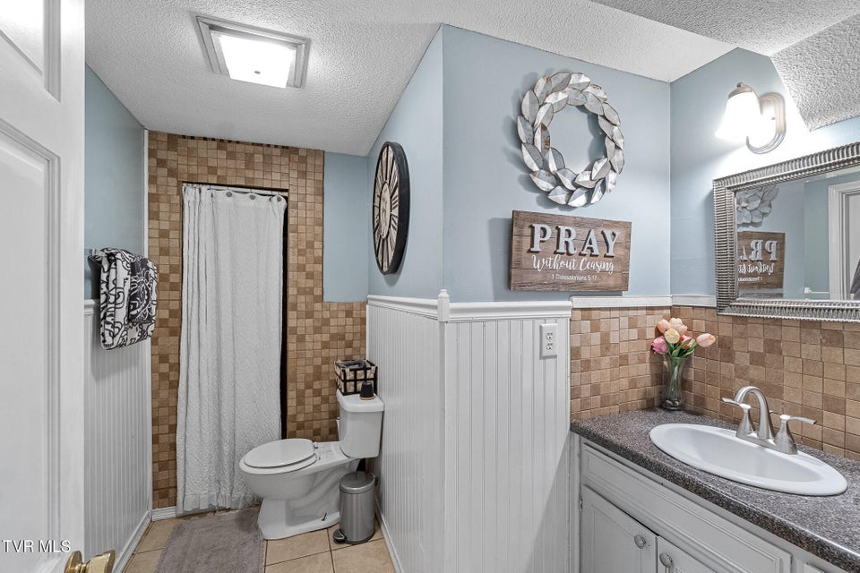 Photo #20: 523 Ravenwood Drive