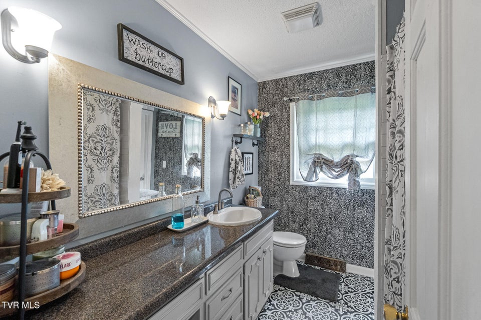 Photo #25: 523 Ravenwood Drive