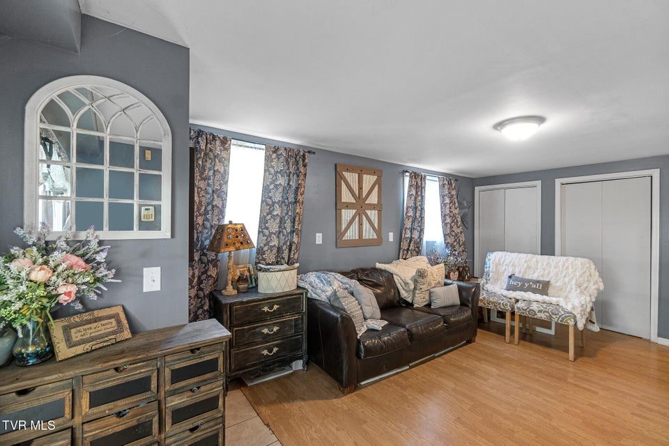 Photo #24: 523 Ravenwood Drive