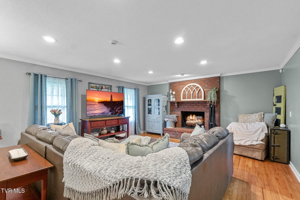 Photo #2: 523 Ravenwood Drive