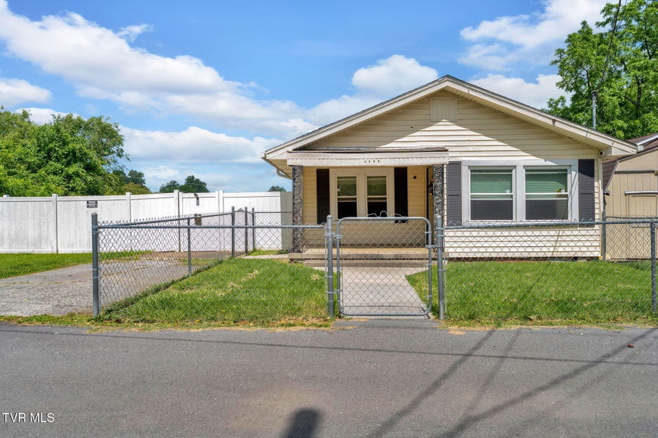 Photo #2: 1217 Kentucky Avenue