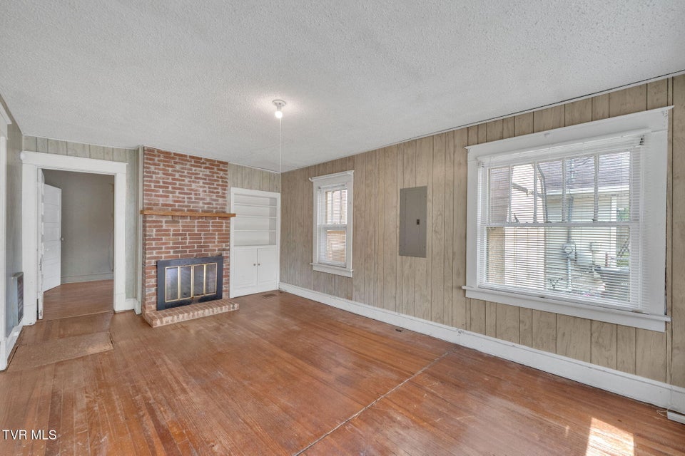 Photo #8: 1217 Kentucky Avenue