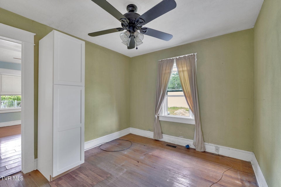 Photo #13: 1217 Kentucky Avenue