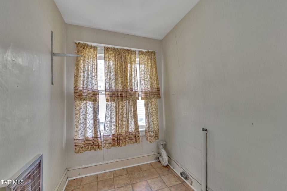 Photo #18: 1217 Kentucky Avenue