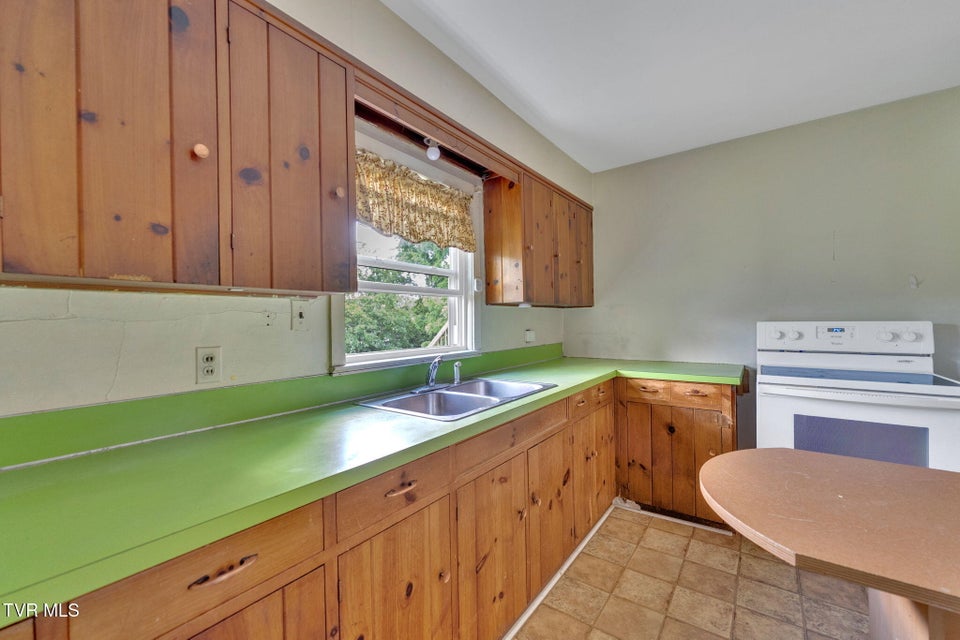 Photo #19: 1217 Kentucky Avenue