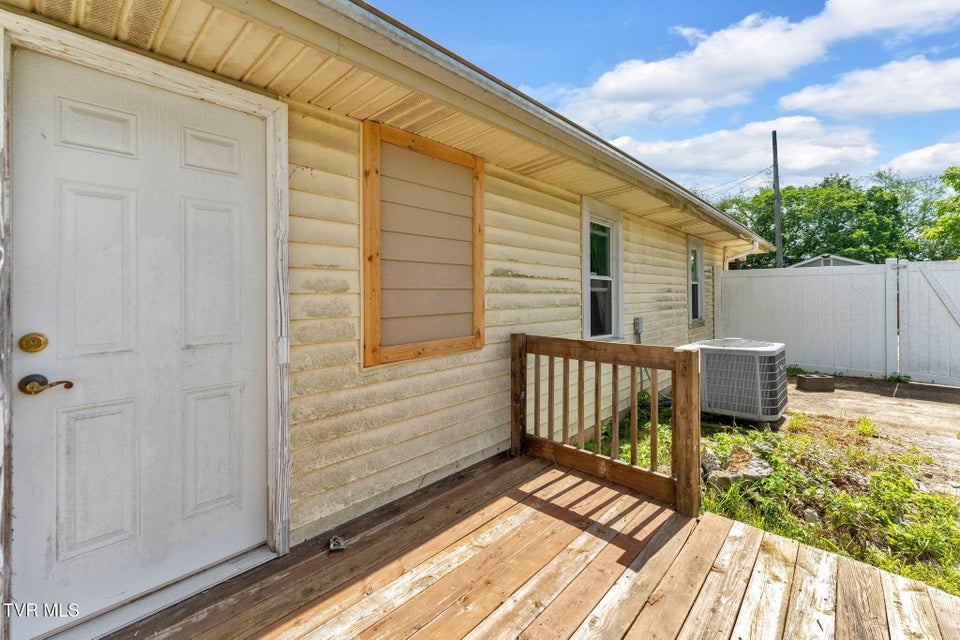 Photo #25: 1217 Kentucky Avenue