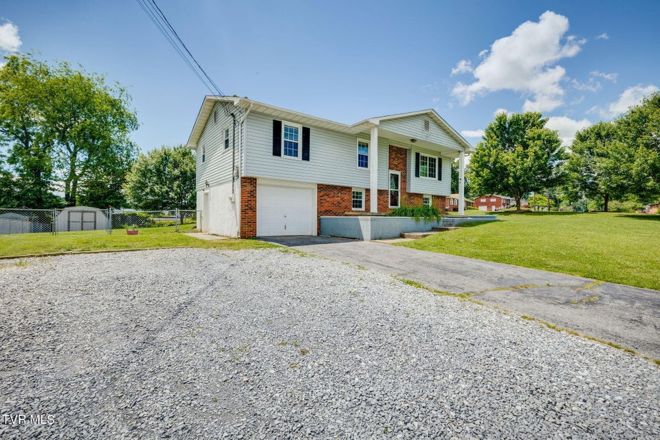 Photo #2: 404 Laurel Ct.