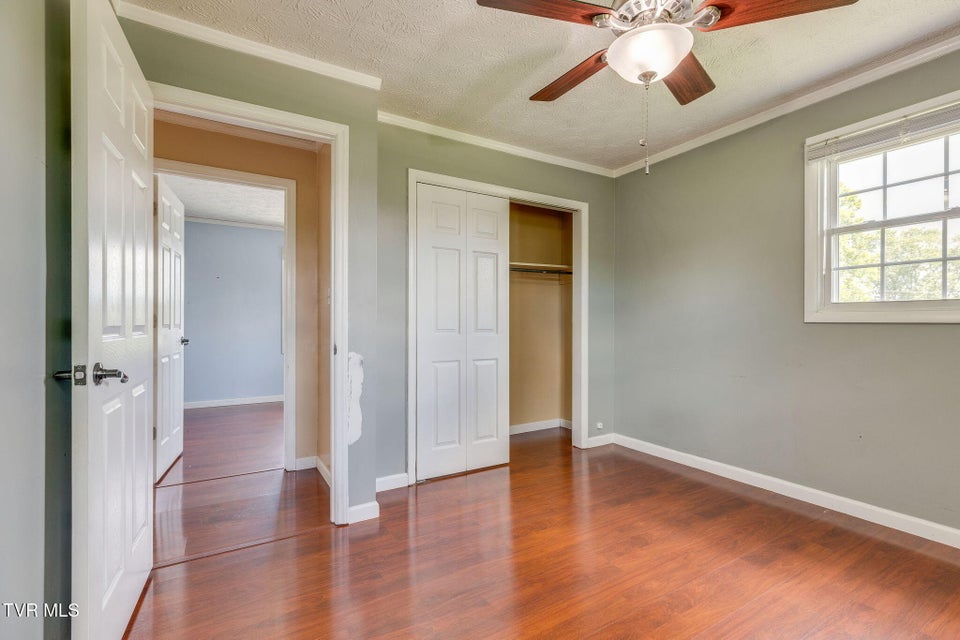 Photo #14: 404 Laurel Ct.
