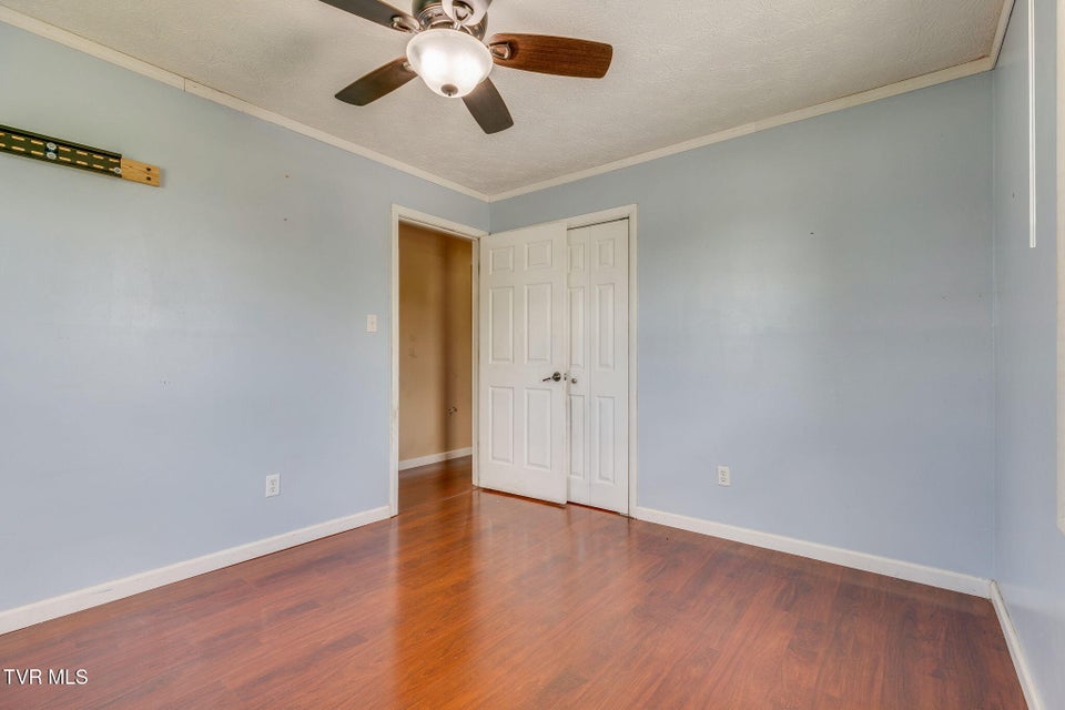 Photo #17: 404 Laurel Ct.