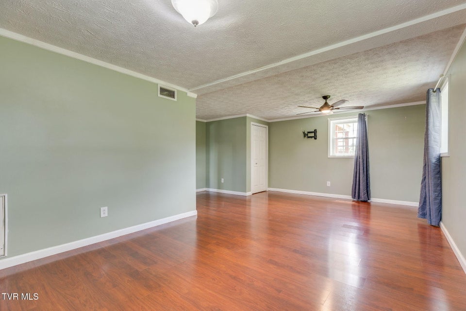 Photo #22: 404 Laurel Ct.