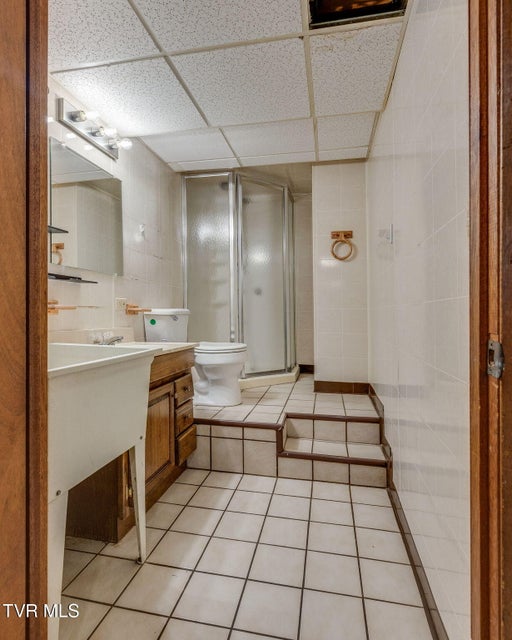 Photo #25: 404 Laurel Ct.