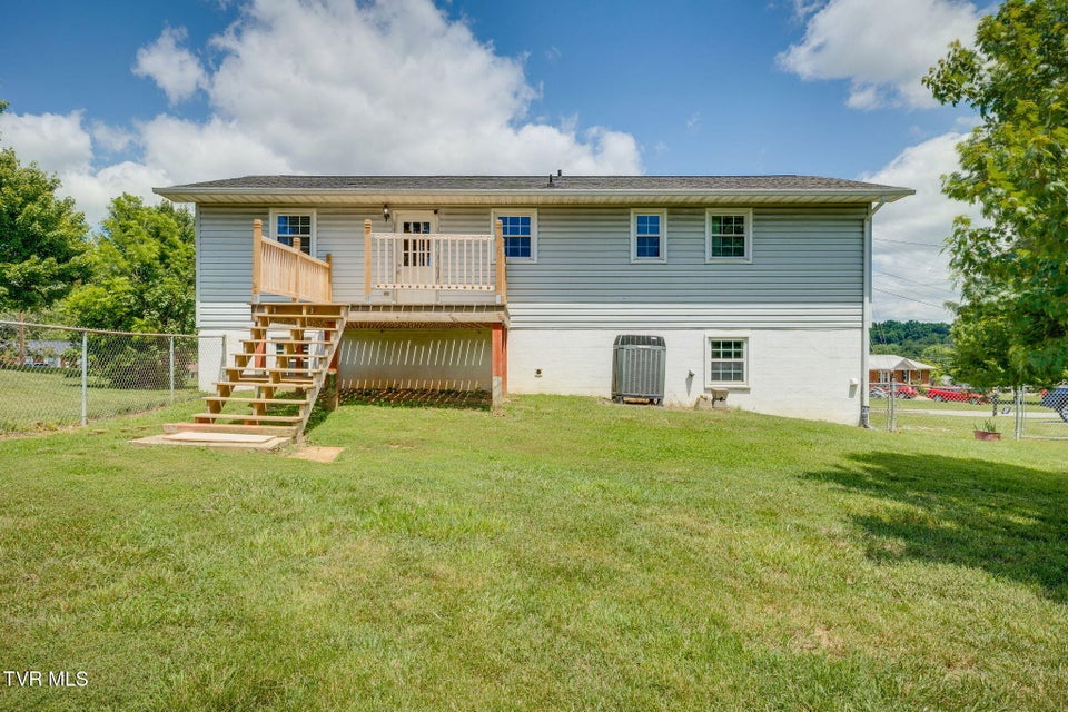 Photo #26: 404 Laurel Ct.