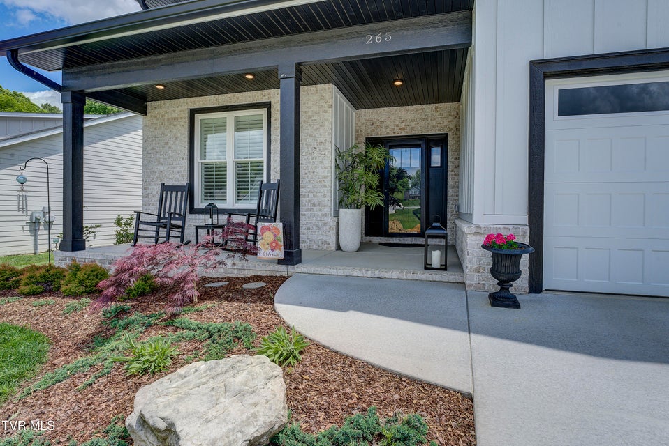 Photo #3: 265 Winston Place