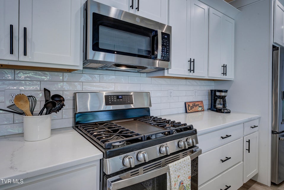 Photo #13: 265 Winston Place