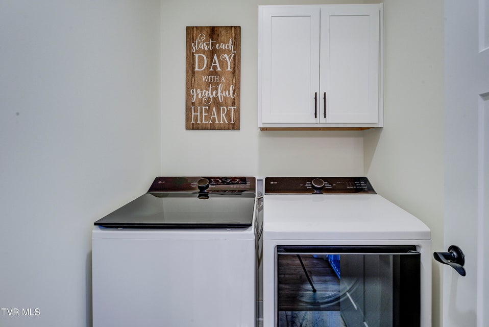 Photo #38: 265 Winston Place