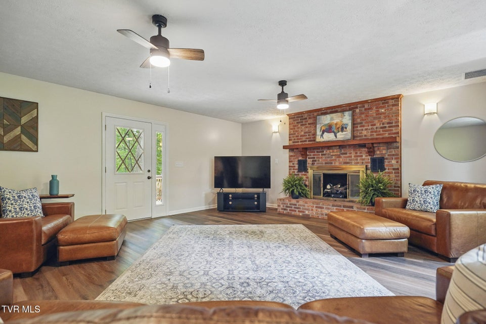 Photo #15: 8466 Courtland Road
