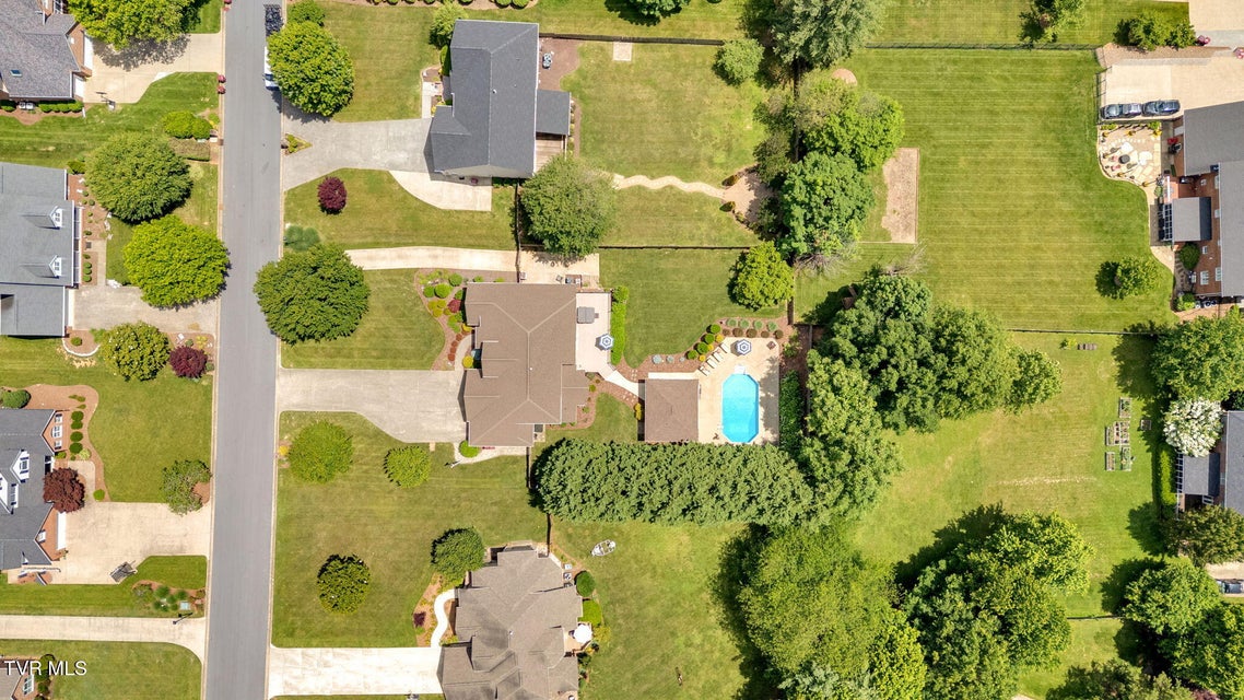 Photo #3: 5 Carriage Court