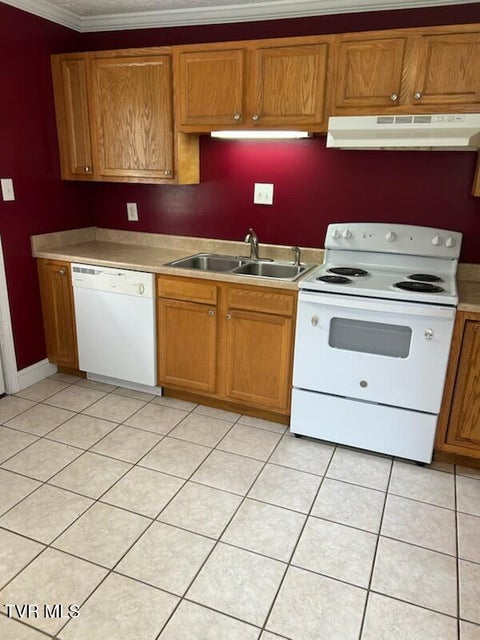 Photo #9: 1657 Redwood Drive