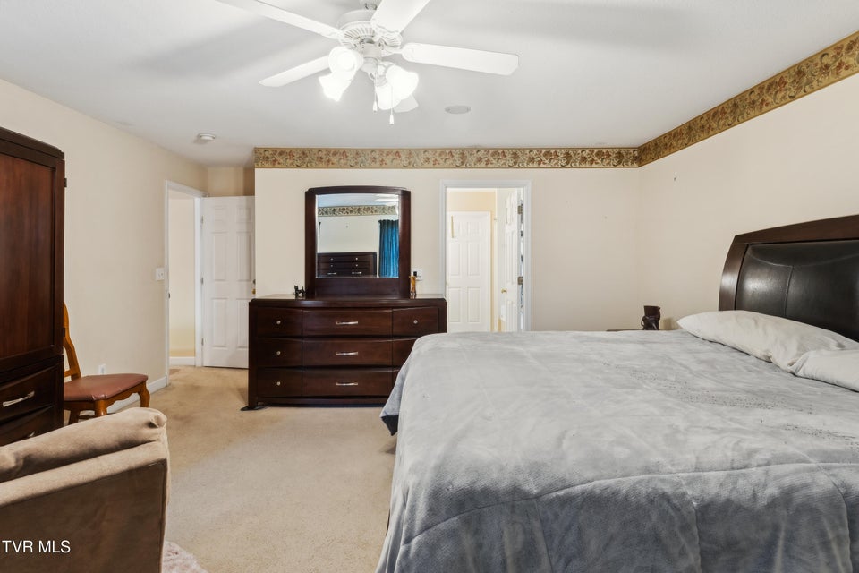 Photo #28: 1402 Lake Ridge Square