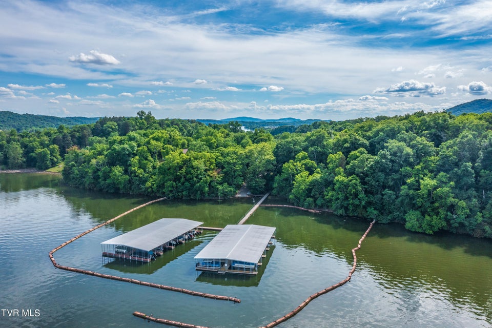 Photo #19: 607 Lakeview Drive