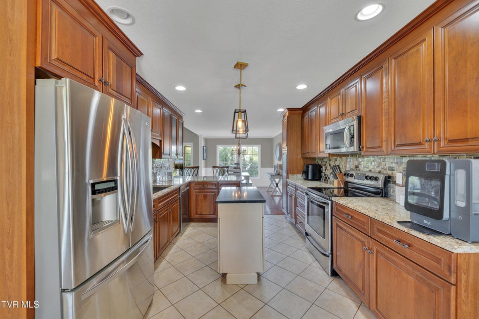 Photo #9: 509 Amelia Court