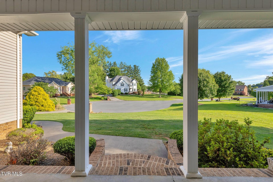 Photo #4: 509 Amelia Court