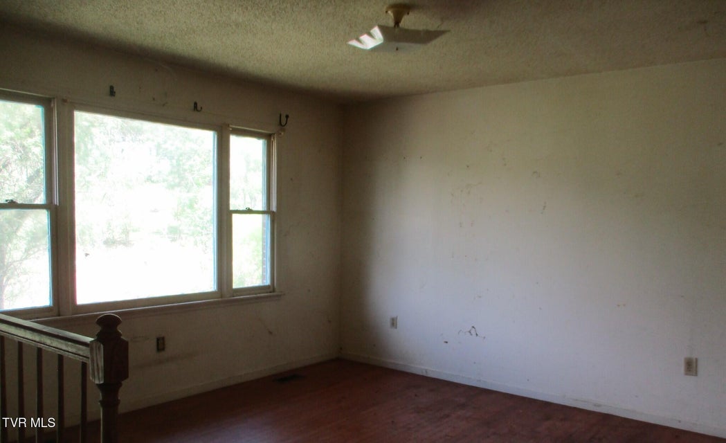Photo #5: 371 Jonesboro Drive