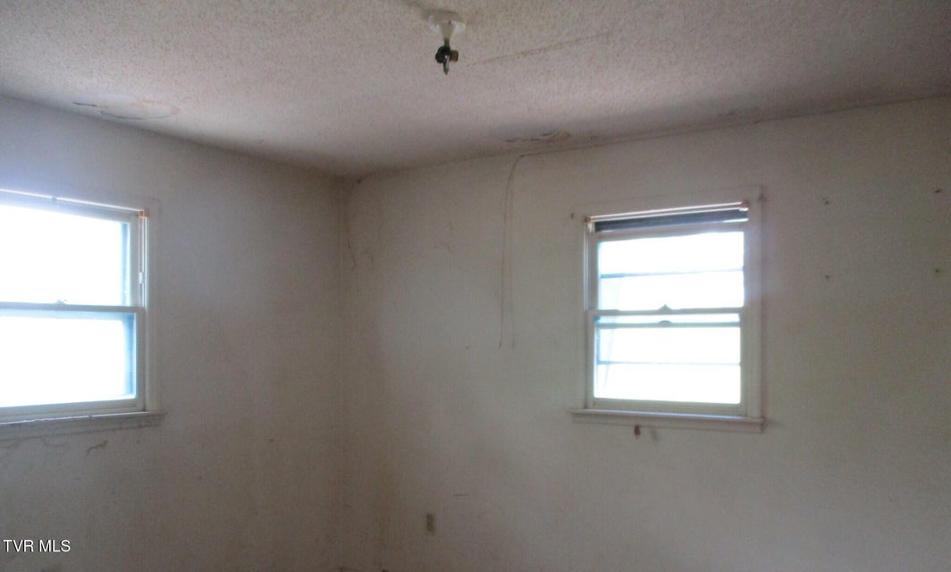 Photo #8: 371 Jonesboro Drive